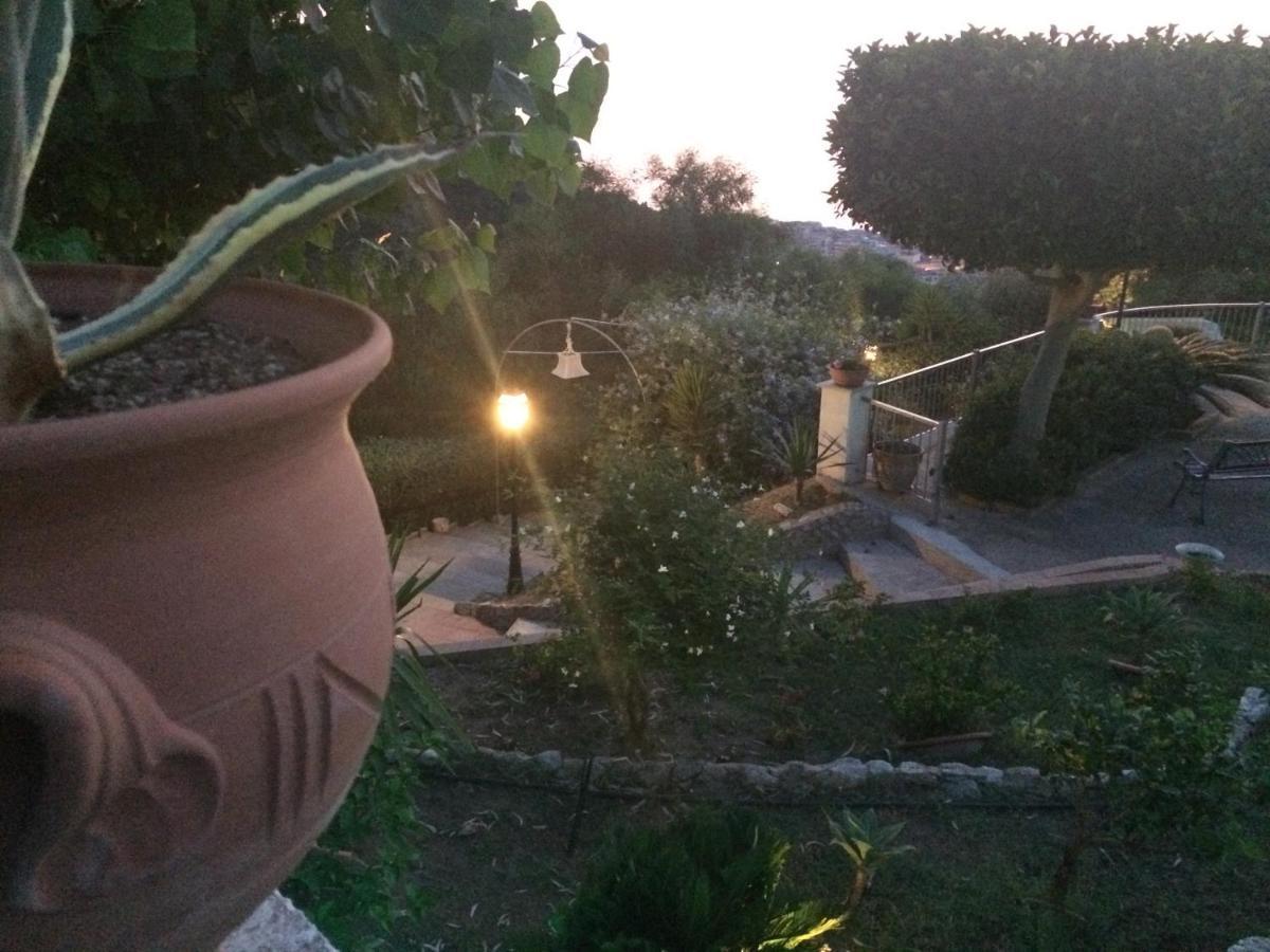 Villa Del Conte Drapia ภายนอก รูปภาพ