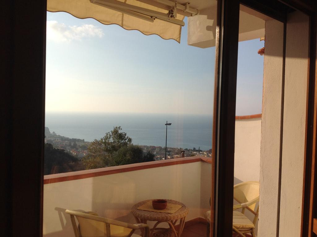 Villa Del Conte Drapia ภายนอก รูปภาพ
